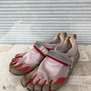 Vibram Fivefingers Bikila Shoes Mens White Gray Red Toe Minimalist Sz 10.5